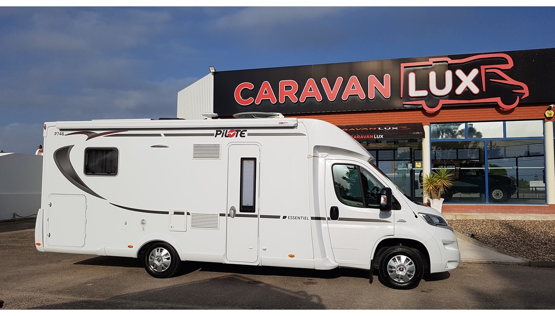 PILOTE ( RESERVADO) - ESSENTIEL P 746 - Caravanlux