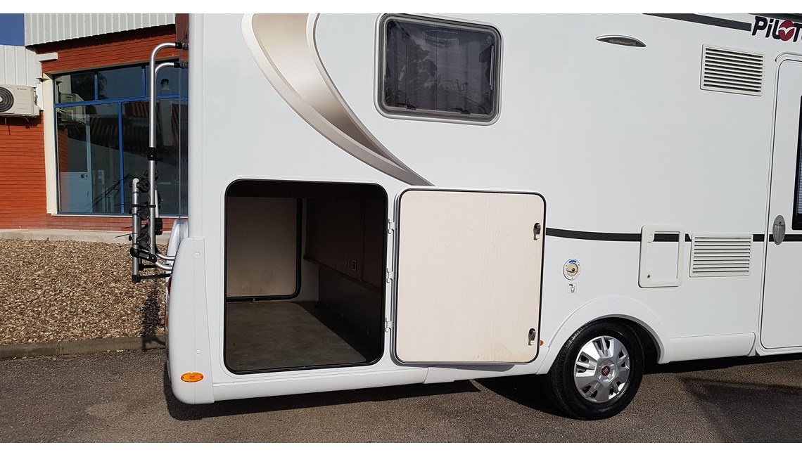 PILOTE ( RESERVADO) - ESSENTIEL P 746 - Caravanlux