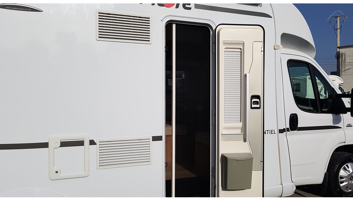 PILOTE ( RESERVADO) - ESSENTIEL P 746 - Caravanlux