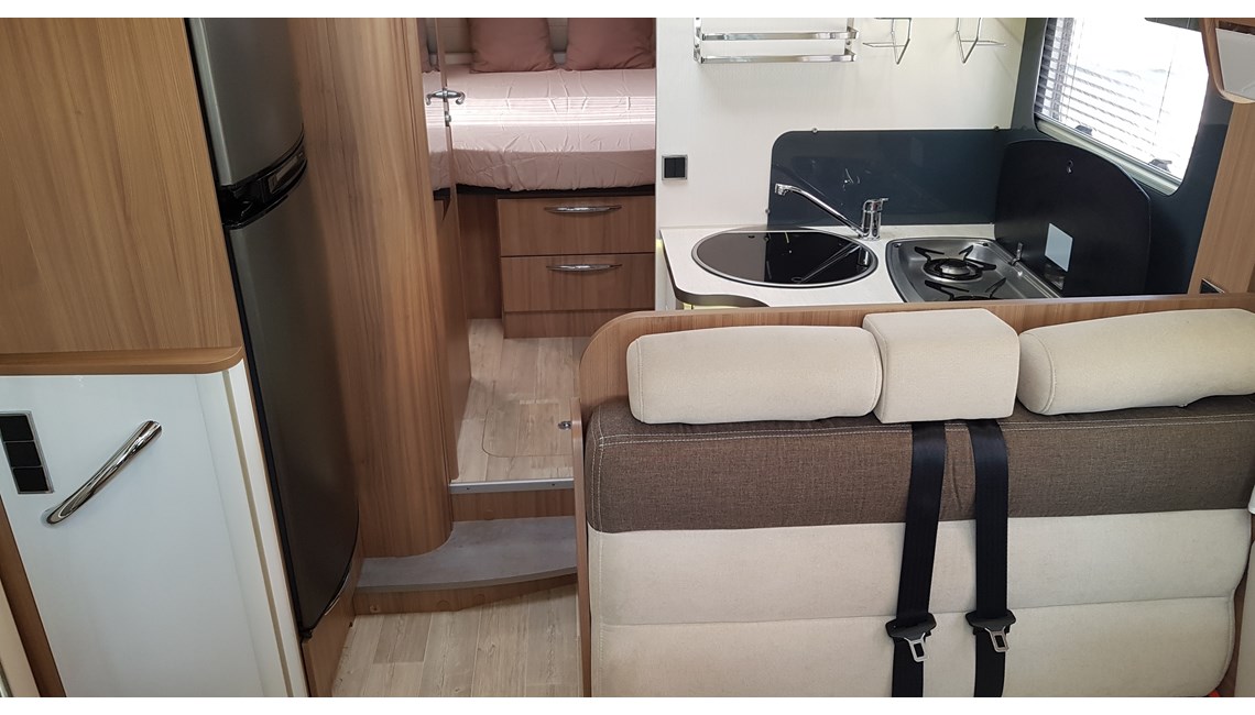 PILOTE ( RESERVADO) - ESSENTIEL P 746 - Caravanlux