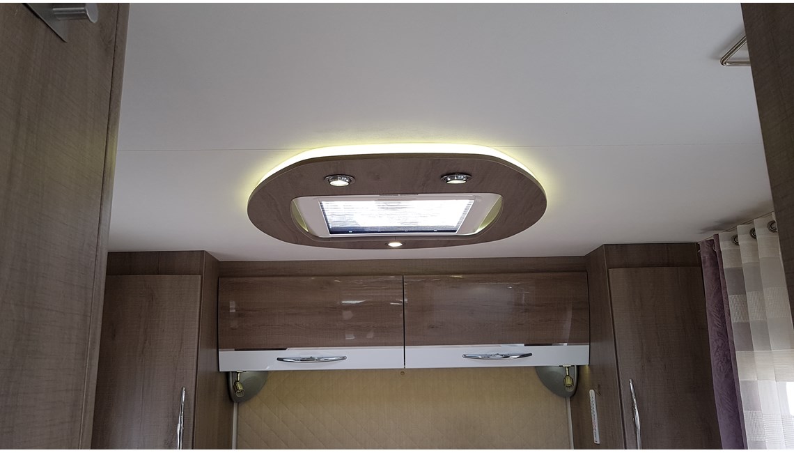 BAVARIA - T706 CLASS - Caravanlux