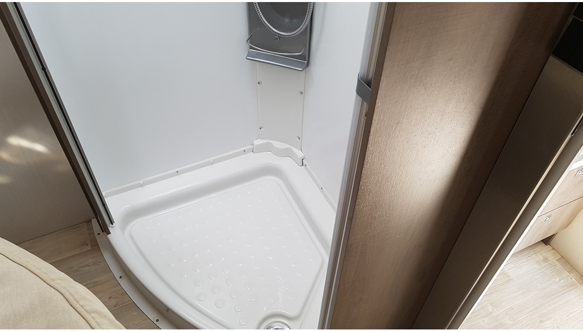 BAVARIA - T706 CLASS - Caravanlux