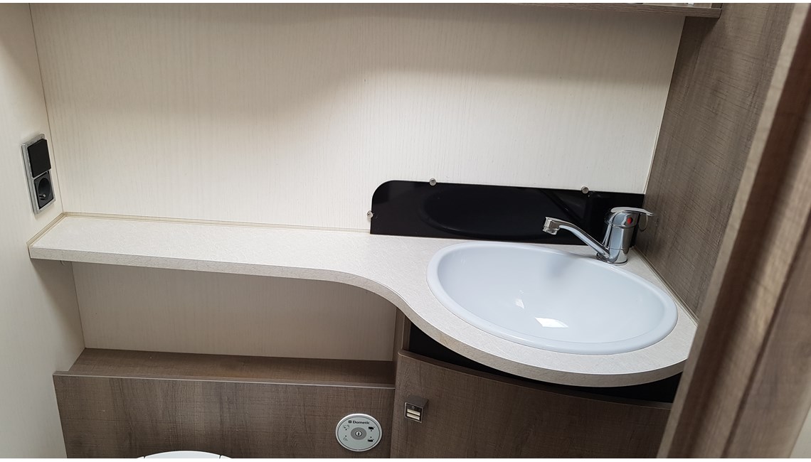 BAVARIA - T706 CLASS - Caravanlux