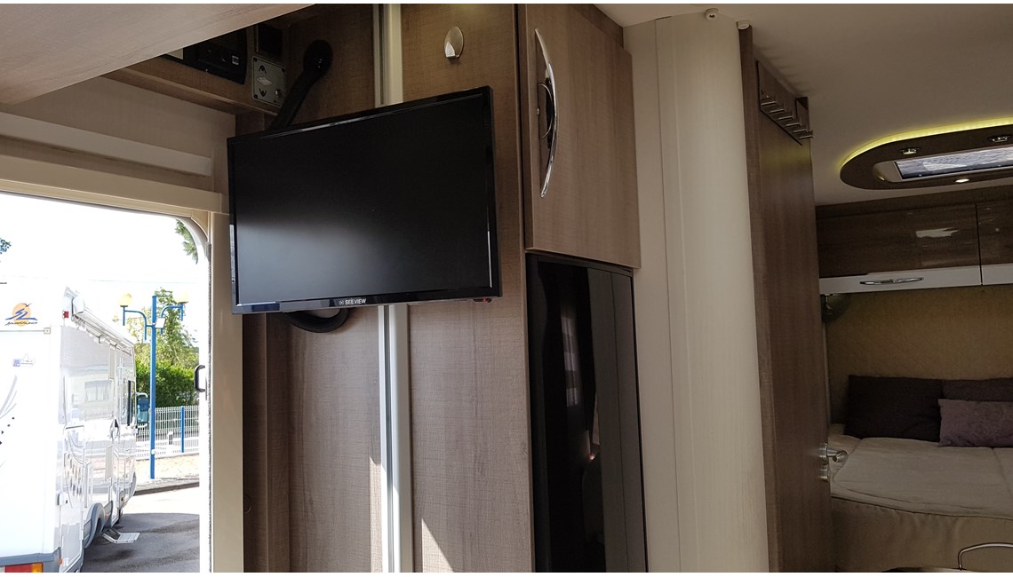 BAVARIA - T706 CLASS - Caravanlux