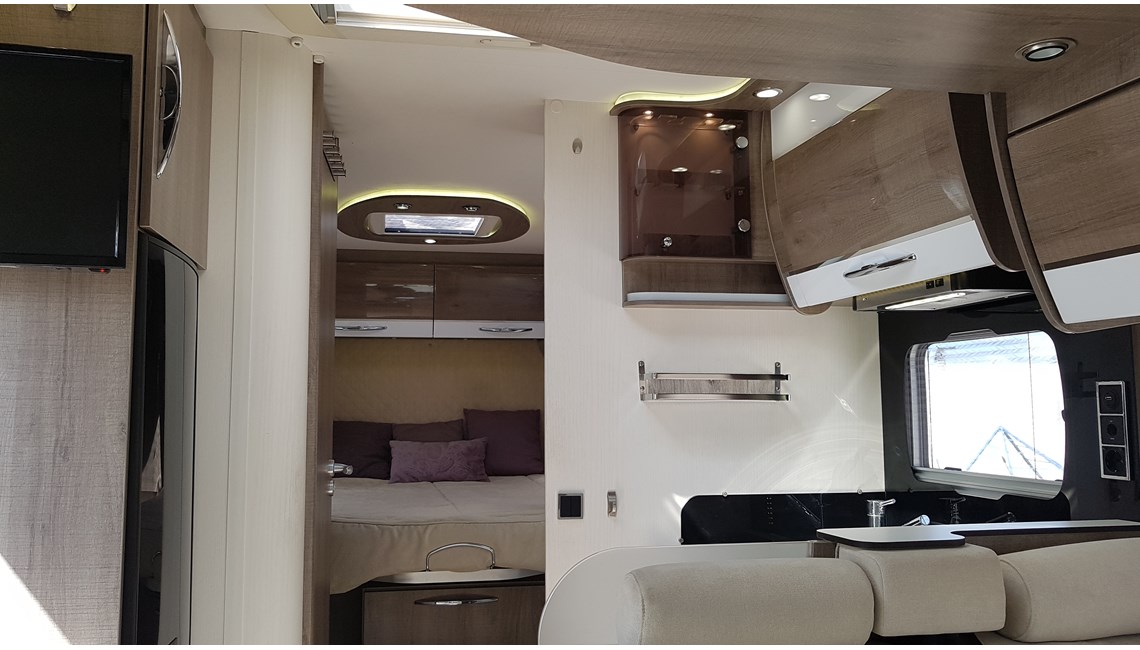 BAVARIA - T706 CLASS - Caravanlux