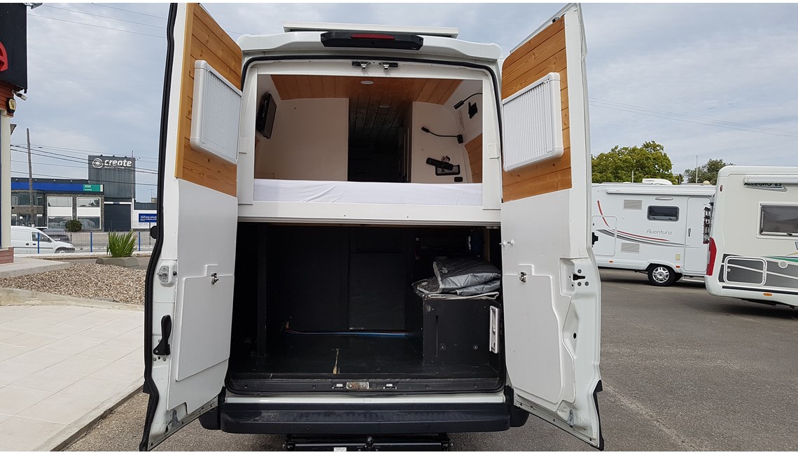 IVECO - DAILY CAIXA AUTOMATICA - Caravanlux