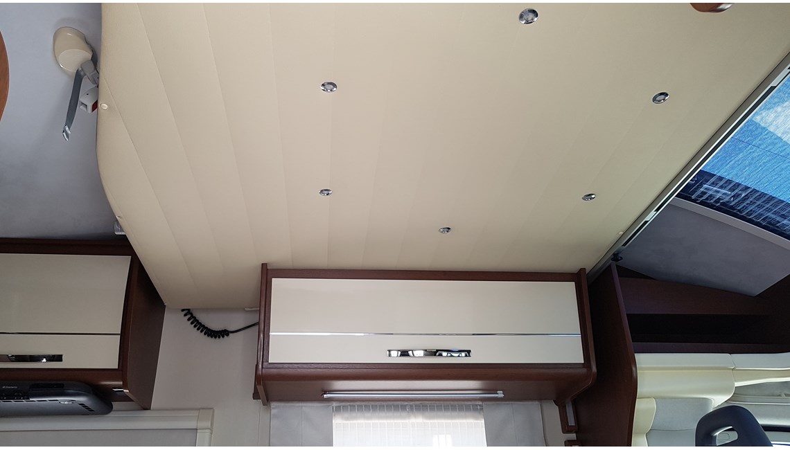 ROLLER TEAM -  T-LINE XLS - Caravanlux