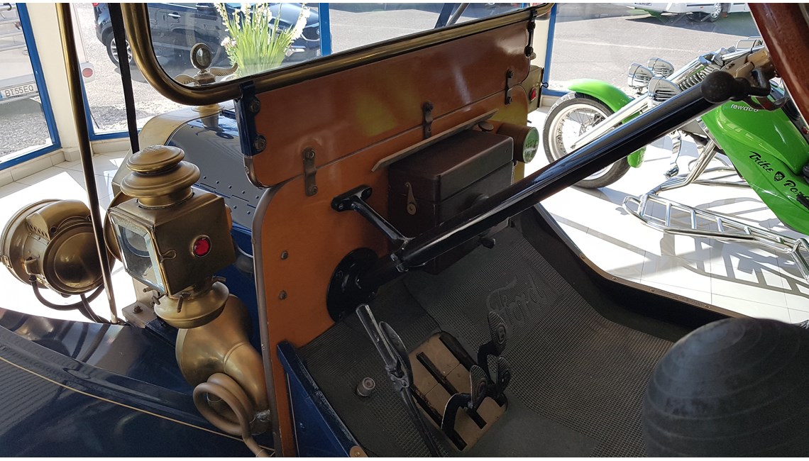 FORD - T - Caravanlux