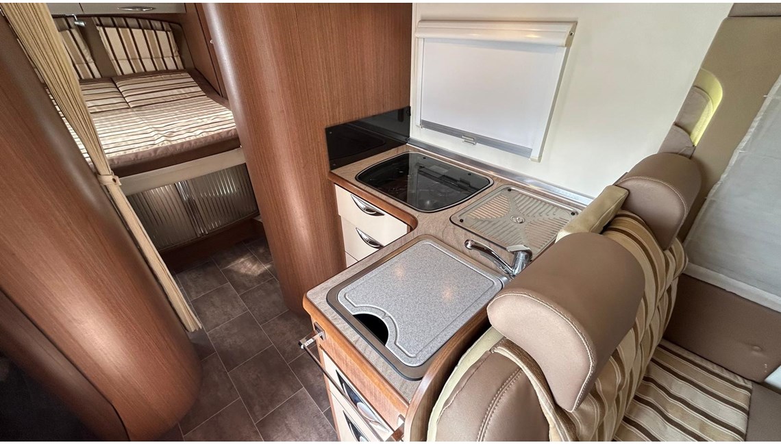 BURSTNER - Ixeo Plus IT 724 - Caravanlux