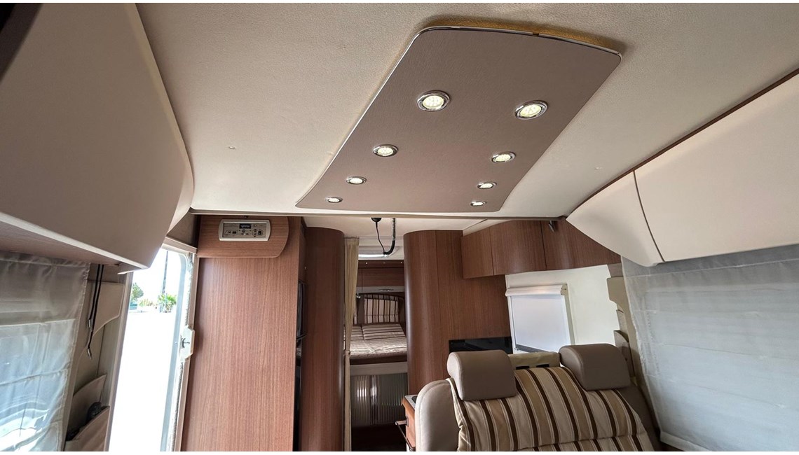 BURSTNER - Ixeo Plus IT 724 - Caravanlux