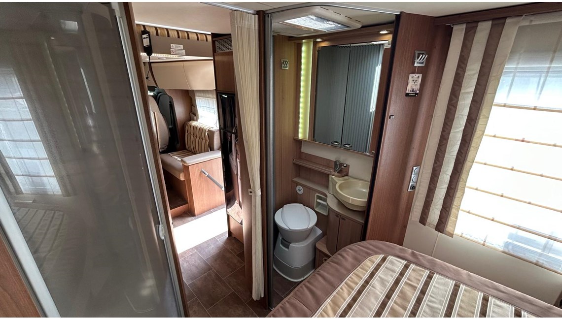 BURSTNER - Ixeo Plus IT 724 - Caravanlux