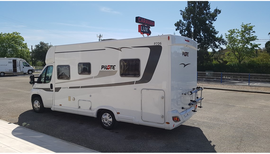 PILOTE - ESSENTIAL P706 - Caravanlux