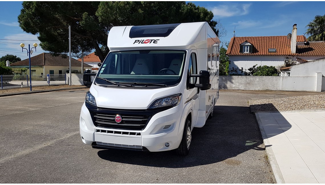 PILOTE - ESSENTIAL P706 - Caravanlux