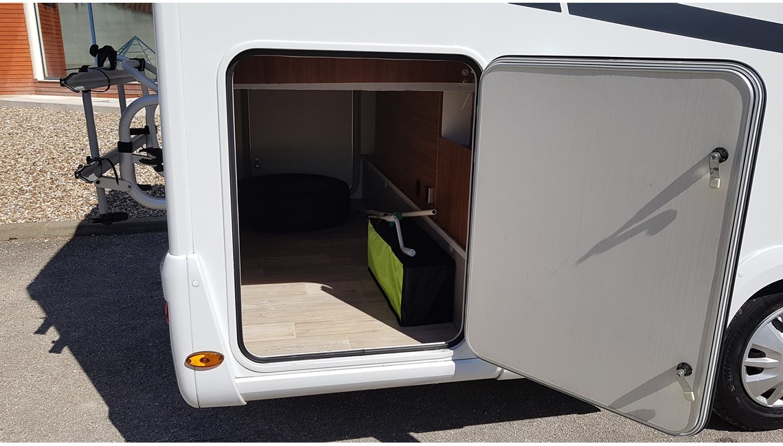 PILOTE - ESSENTIAL P706 - Caravanlux