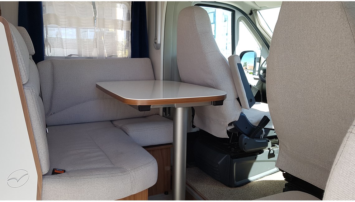 PILOTE - ESSENTIAL P706 - Caravanlux