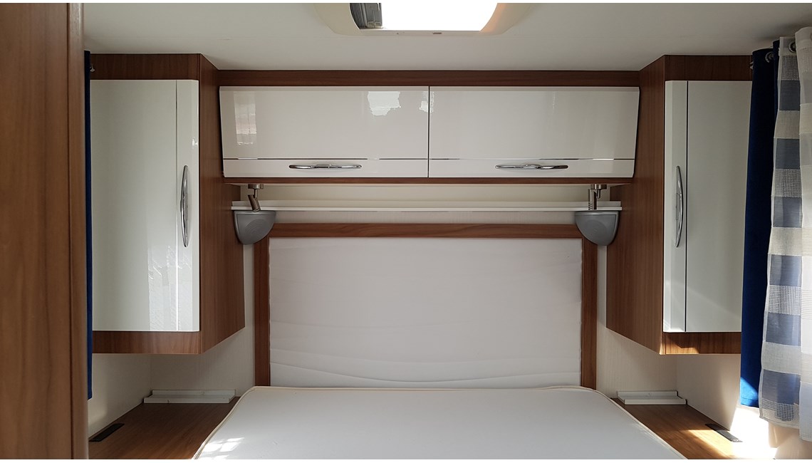 PILOTE - ESSENTIAL P706 - Caravanlux