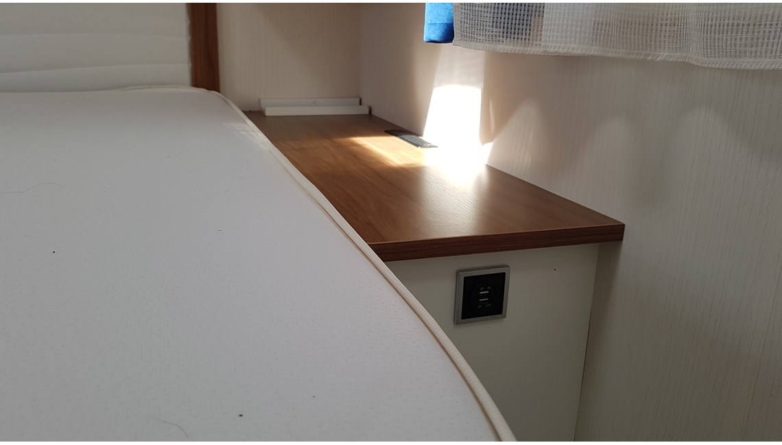 PILOTE - ESSENTIAL P706 - Caravanlux