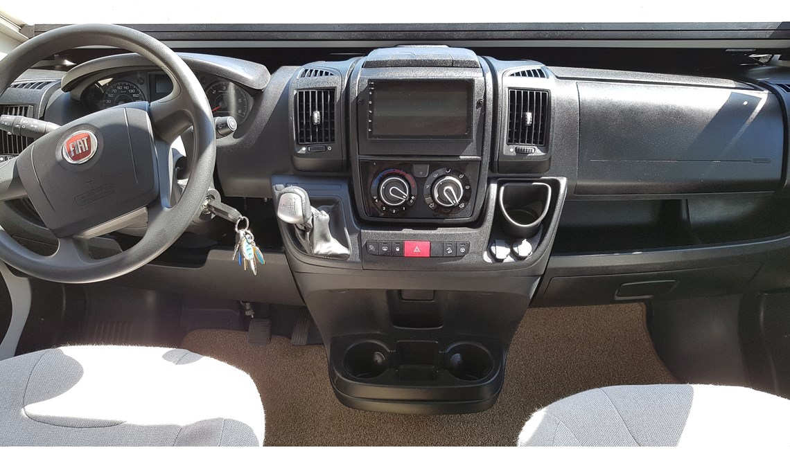 PILOTE - ESSENTIAL P706 - Caravanlux